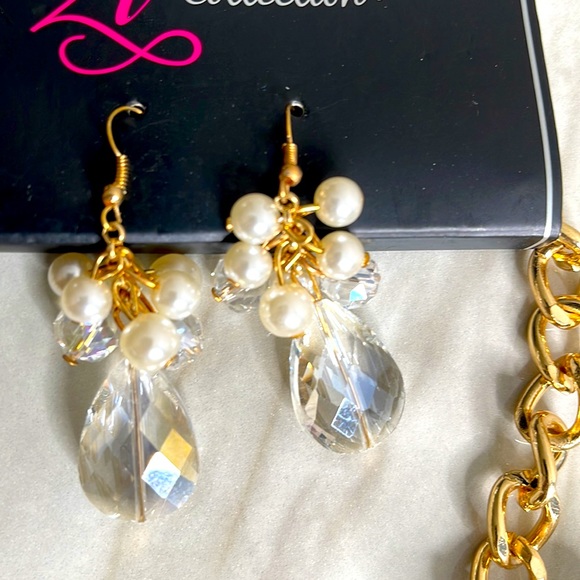 Prismatic Pearl Crystal Necklace with matching earrings - Picture 4 of 6